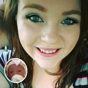 A true hero: Mom straps baby in carseat and tosses her out second-story window just seconds before taking her final breaths A true hero: Mom straps baby in carseat and tosses her out second-story window just seconds before taking her final breaths