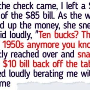 I Snatched My Tip Back Because of the Waiter’s Nasty Attitude I Snatched My Tip Back Because of the Waiter’s Nasty Attitude